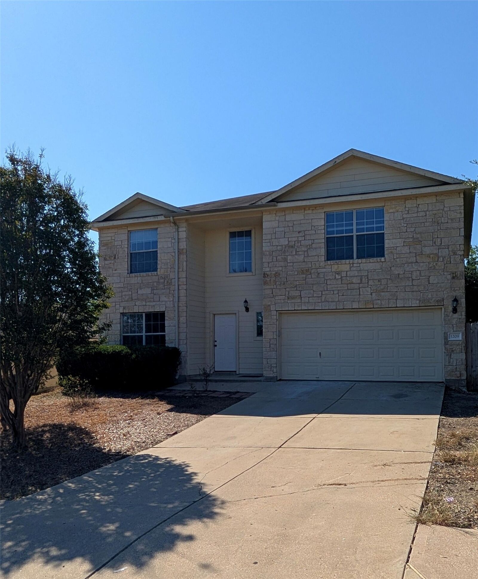 Property Photo:  1209 Amberwood Loop  TX 78640 