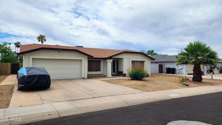 Property Photo: 7425 W Jenan Drive AZ 85345