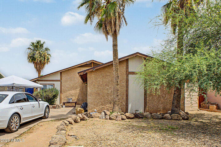 Property Photo: 604 W Emelita Avenue AZ 85210
