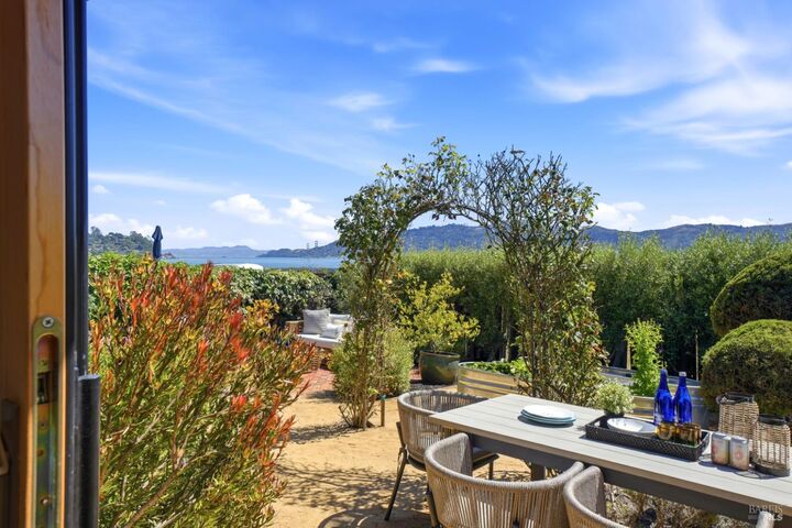 Property Photo: 686 Hawthorne Drive CA 94920