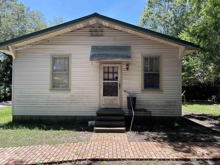 Property Photo: 553 Magnolia Road AL 36606
