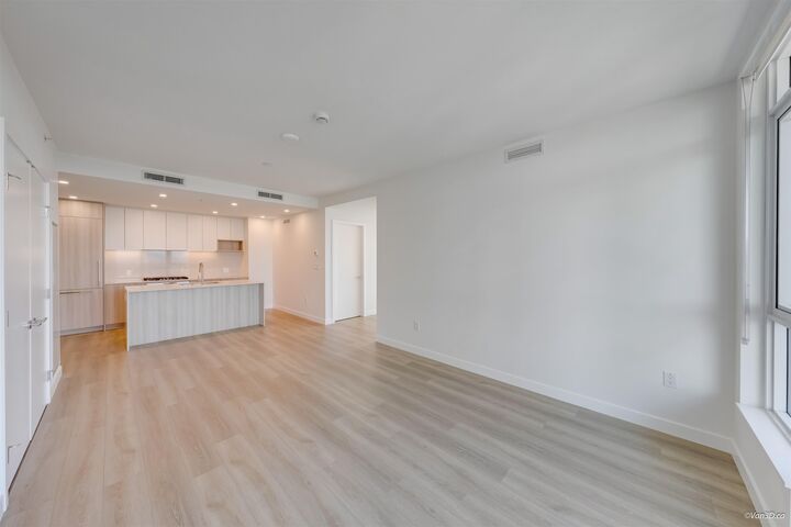 Property Photo: 6087 Wilson Avenue 2808 BC V5H 0M1