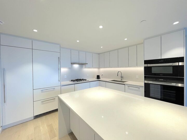 Property Photo:  485 42nd W 15xx  BC V5Y 0R6 
