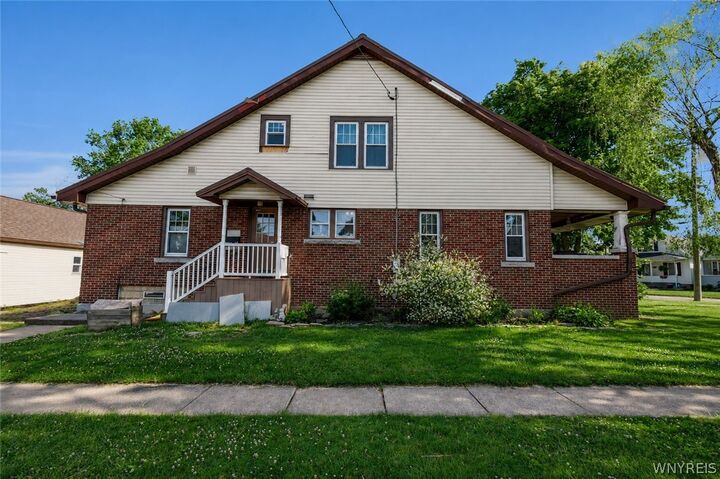 Property Photo:  1004 87th Street  NY 14304 