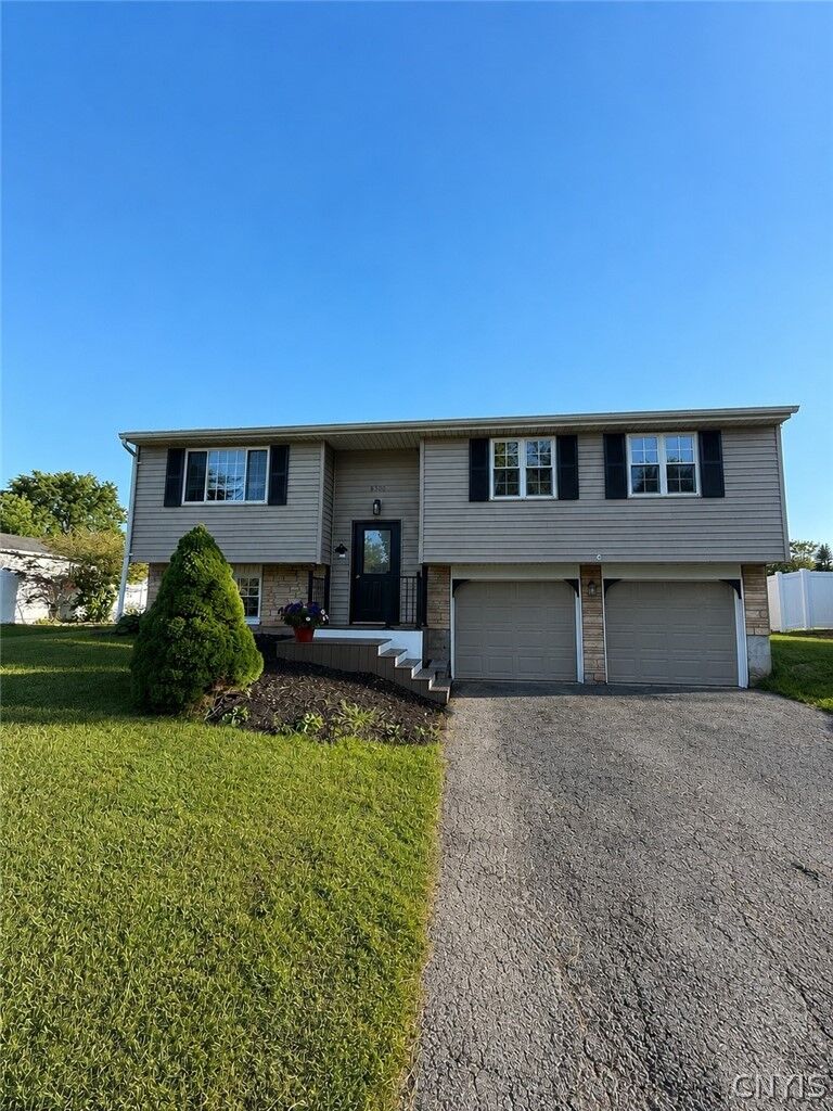 Property Photo:  8300 Redwing Drive  NY 13090 