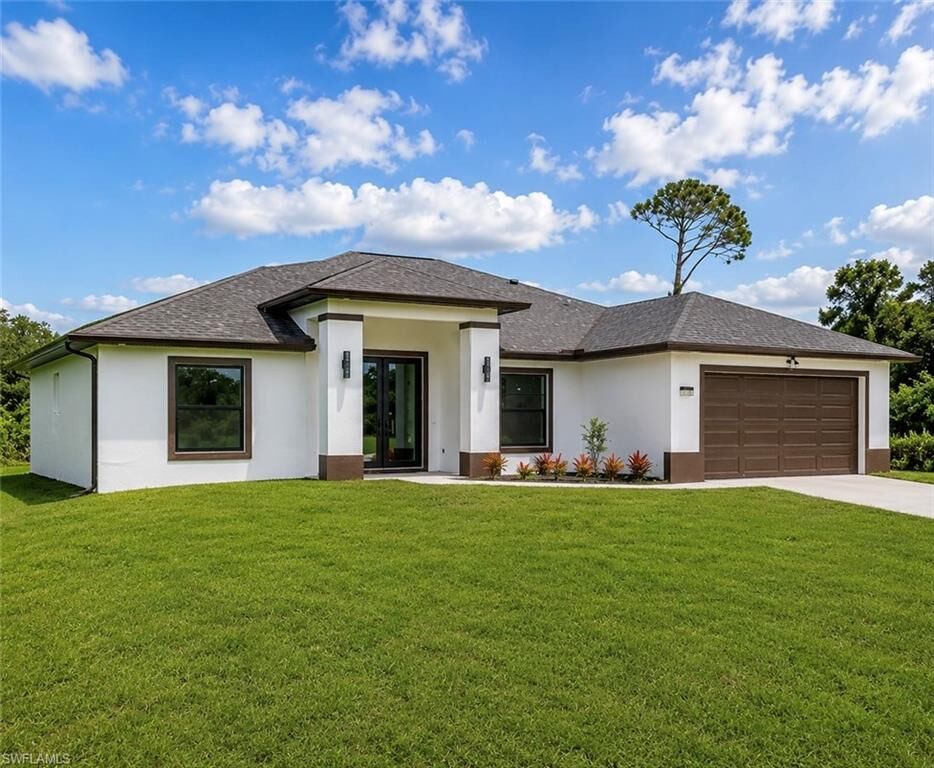 Property Photo:  2900 3rd St SW  FL 33976 