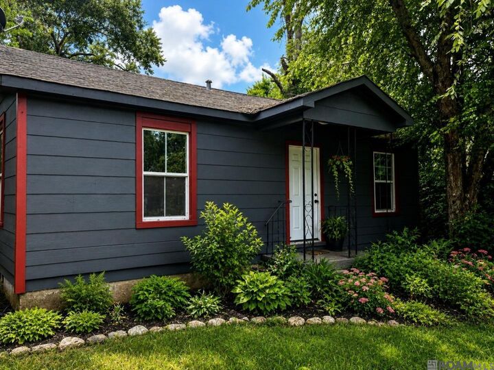Property Photo: 4234 Maple Dr LA 70805