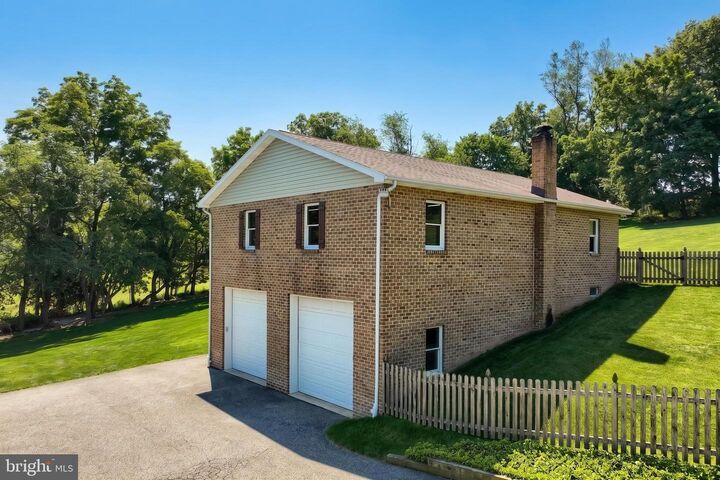 Property Photo:  715 Meadowview Drive  PA 17356 