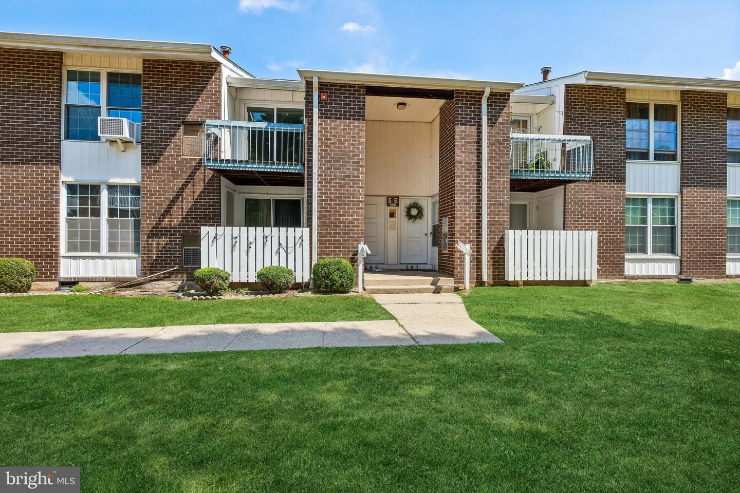 Property Photo:  275 Green Street 5B5  NJ 08010 