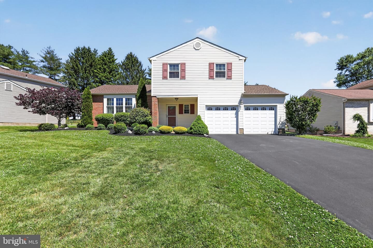 Property Photo:  1212 Wedgewood Drive  PA 18974 