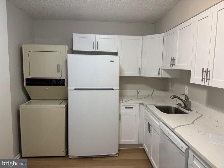 Property Photo: 15107 Interlachen Drive 2-620 MD 20906