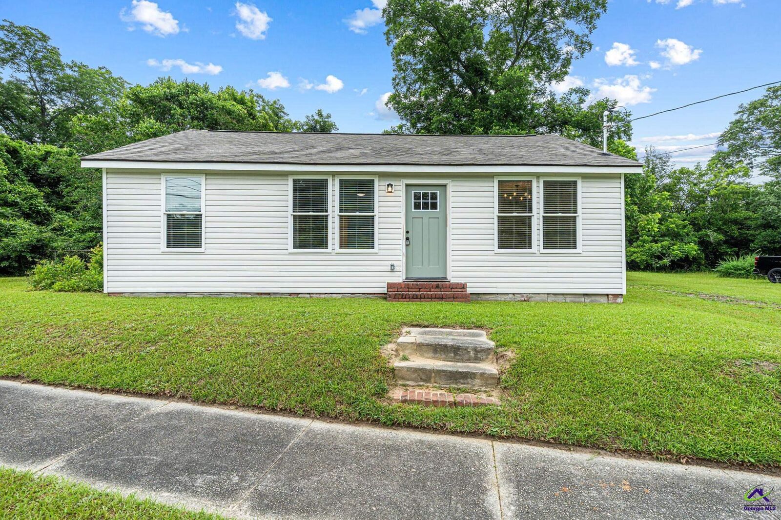 Property Photo:  110 S Sixth Street  GA 31088 