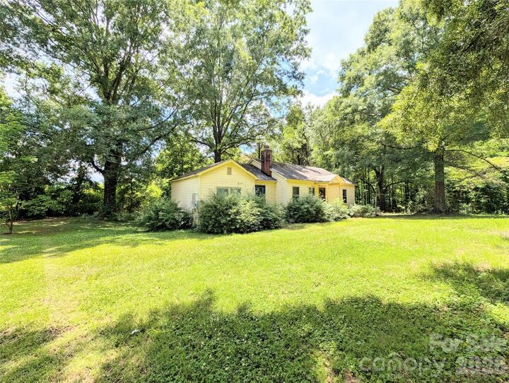 Property Photo: 204 Brown Waterson Road NC 28021