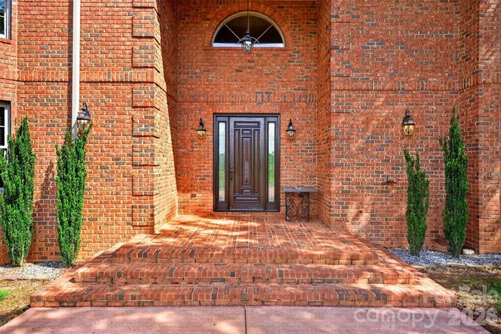 Property Photo: 502 Hickory Hollow Road SC 29349