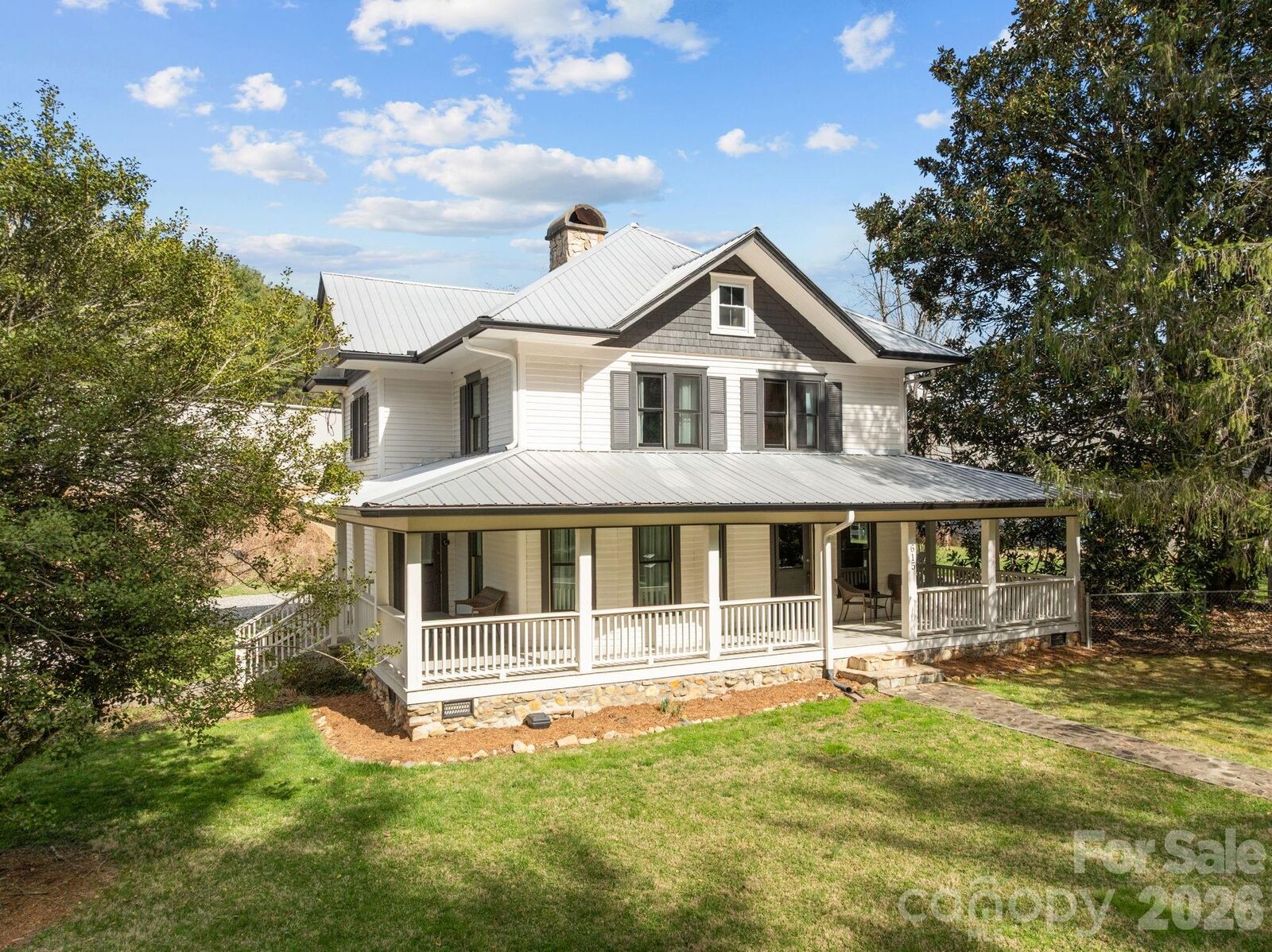 Property Photo:  615 Rose Hill Road  NC 28803 