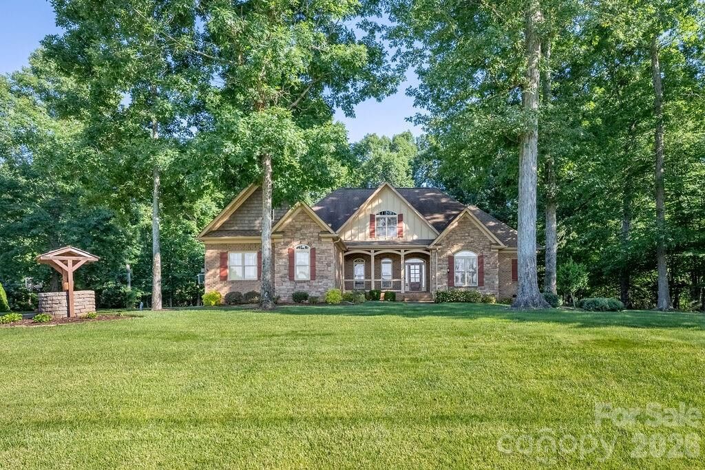 Property Photo: 8325 Curico Lane NC 28227