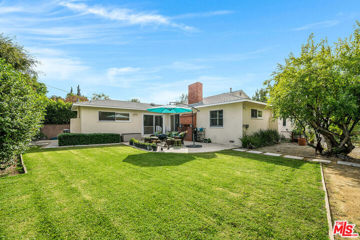Property Photo:  11889 Tiara St  CA 91607 