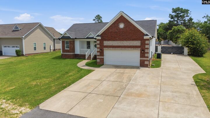 Property Photo:  208 Crestwood Arch  SC 29073 