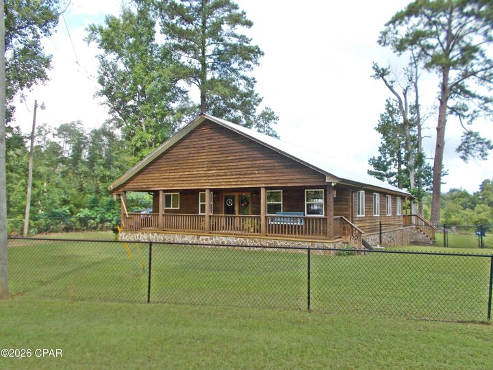 Property Photo: 7574 NW Chattahoochee Circle FL 32321