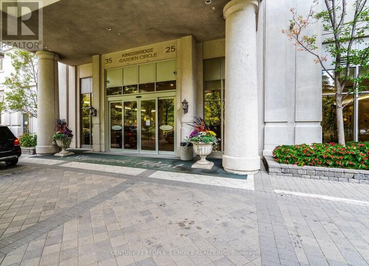 Property Photo: 25 Kingsbridge Garden Circle 2316 ON L5R 4B1