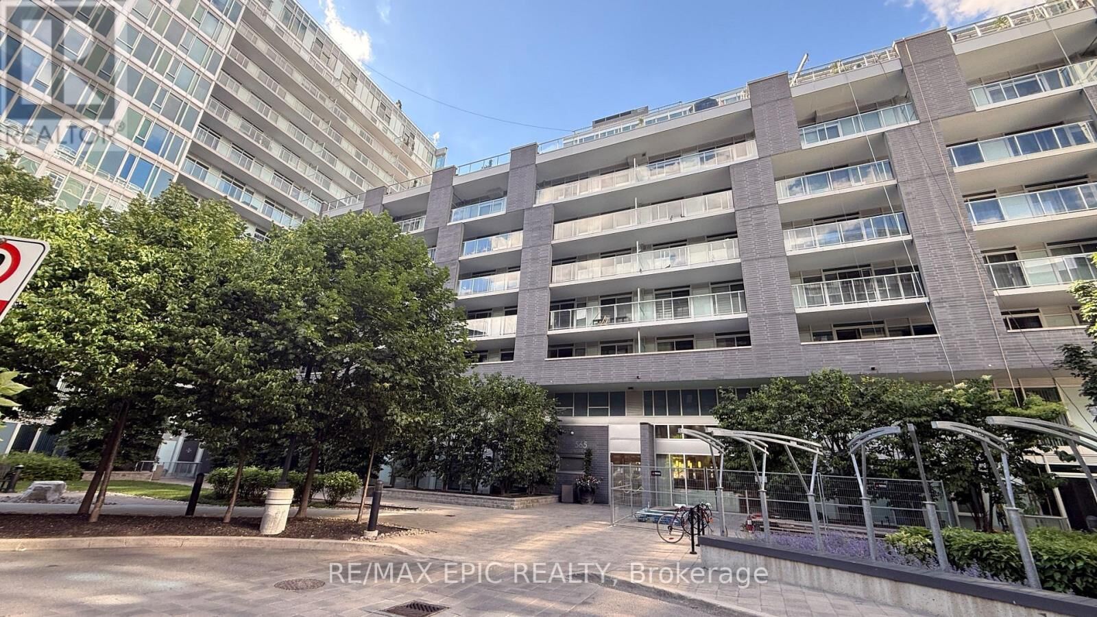 Property Photo:  555 Wilson Avenue 906E  ON M3H 0C5 