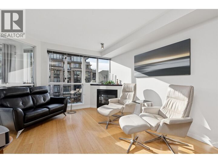 Property Photo: 122 East 3rd Street 311 BC V7L 1E6