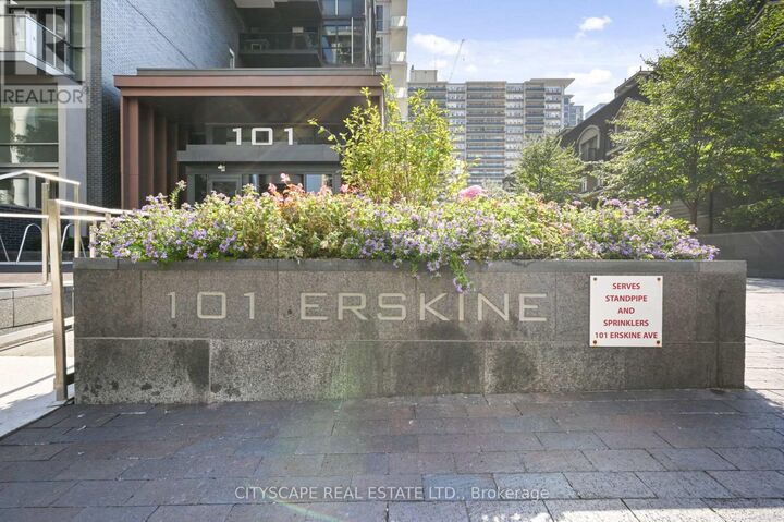 Property Photo: 101 Erskine Avenue 1514 ON M4P 0C5
