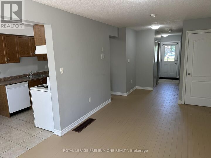 Property Photo: 71 Sydenham Wells ON L4M 6R5