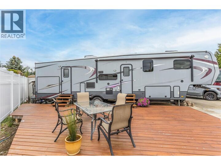 Property Photo:  415 Commonwealth Road  BC V4V 1P4 