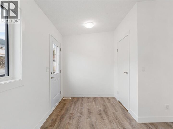 Property Photo: 1750 Lenz Road 102 BC V1Z 3N1