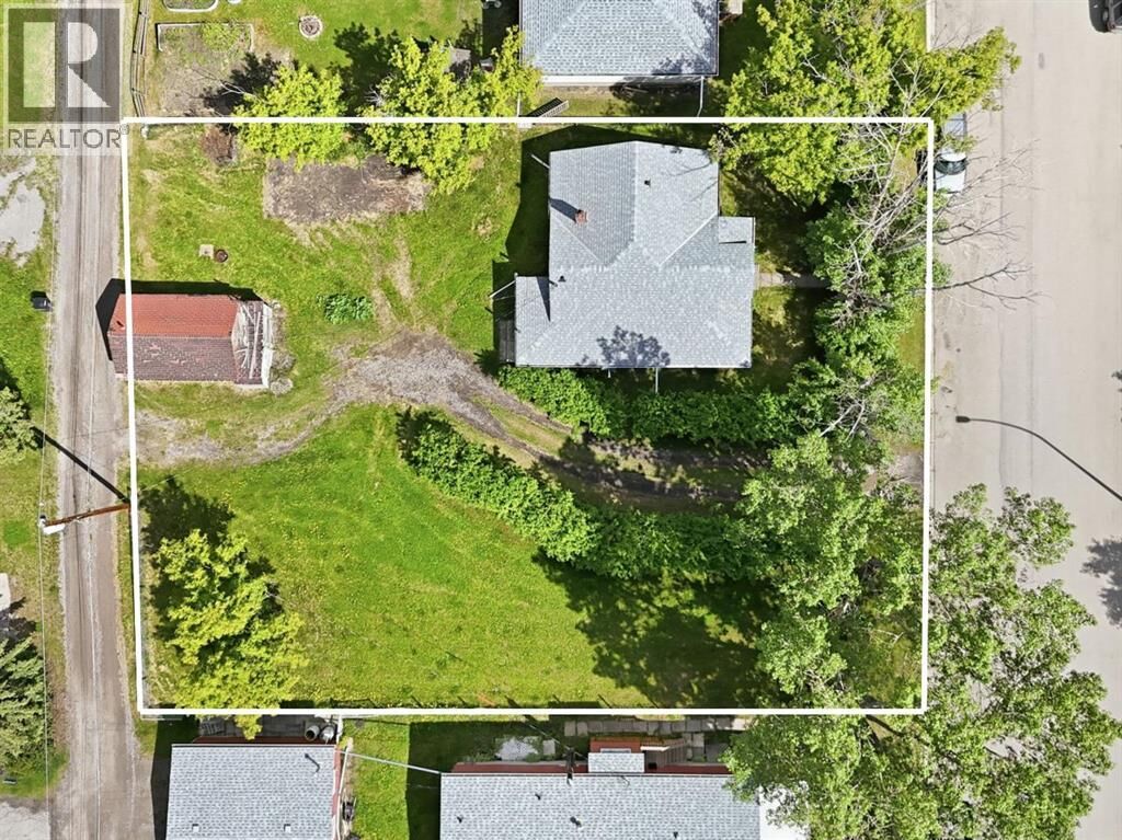 Property Photo: 509 1 Street Southeast AB T0L 0H0