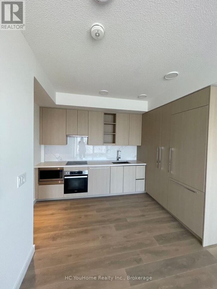 Property Photo:  25 McMahon Drive 1006  ON M2K 0J2 