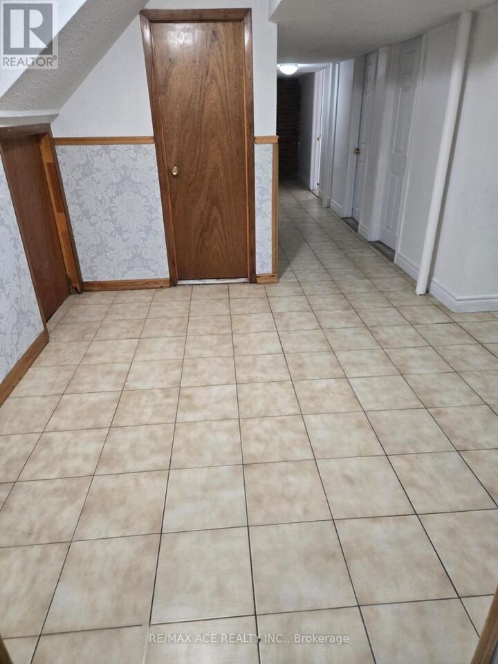 Property Photo:  45 Wheelwright Crescent Bsmt  ON M3N 1V2 