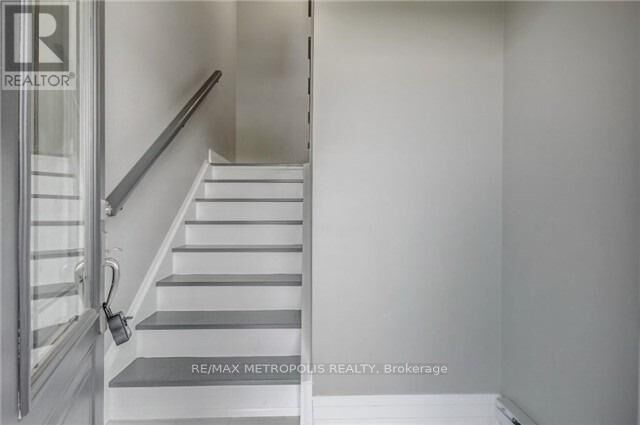 Property Photo:  86 Farewell Street Upper  ON L1H 6L6 