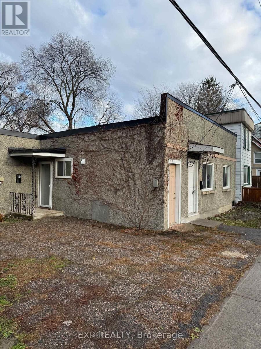 Property Photo:  17 Loyer Street  ON K1L 5V9 