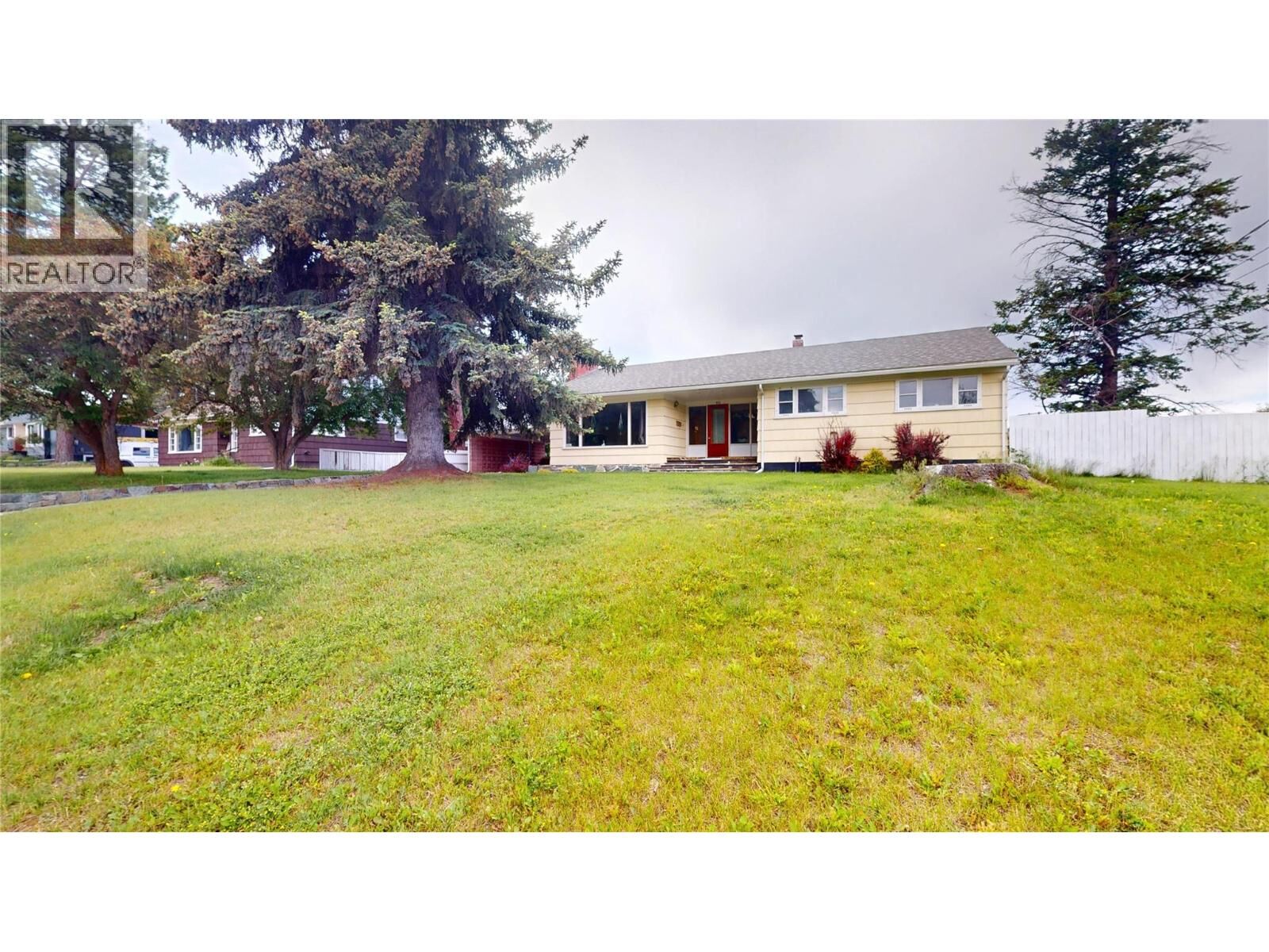 Property Photo: 511 14th Avenue South BC V1C 2X9