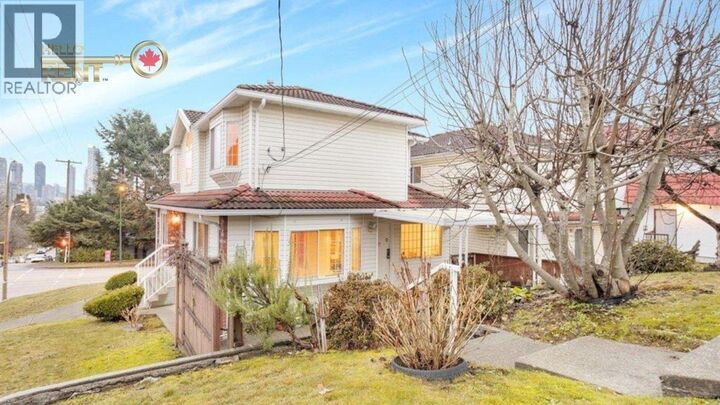 Property Photo:  3288 East 5th Avenue  BC V5M 1P3 