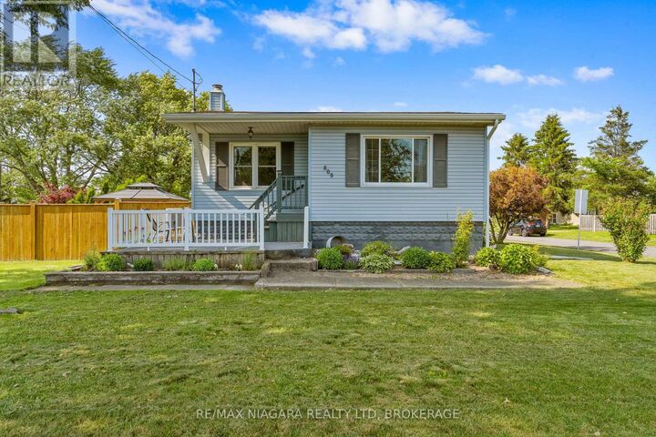 Property Photo:  809 Broadway Avenue  ON L3C 5M9 