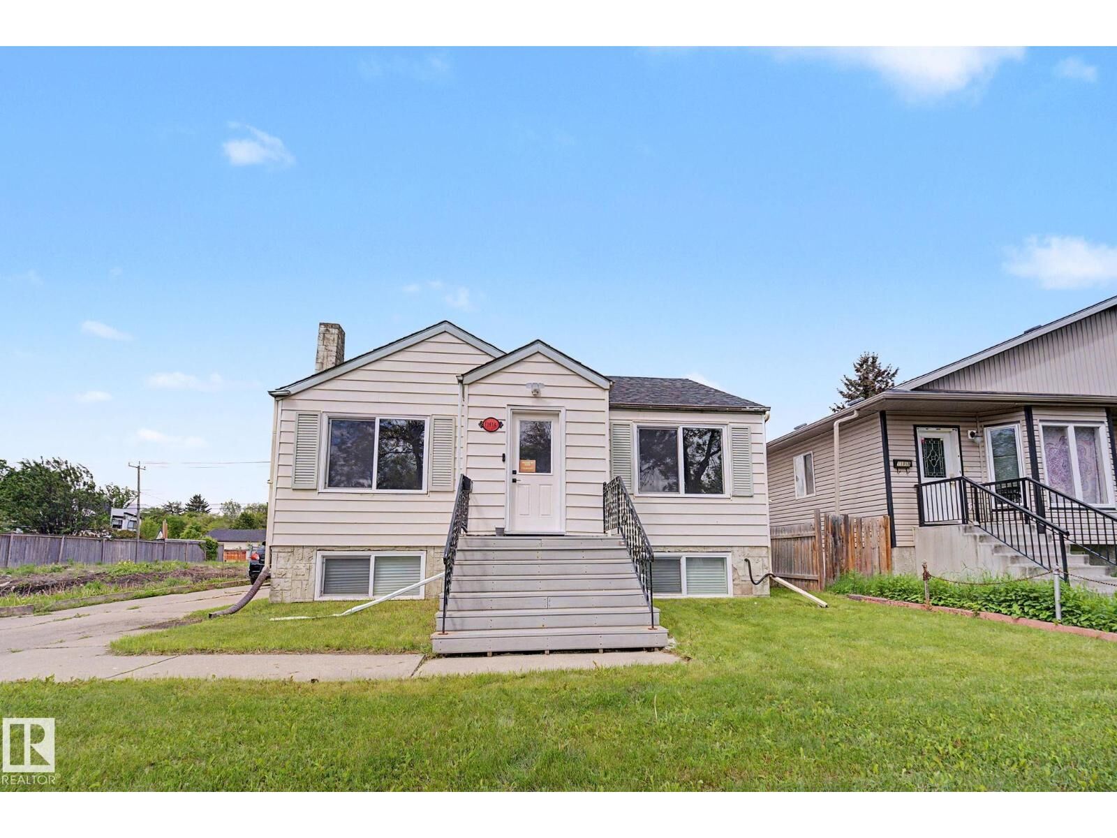 Property Photo: 11914 124 St NW AB T5L 0M5