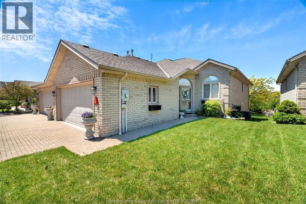 Property Photo: 58 Queen's Hill ON N8H 5M5