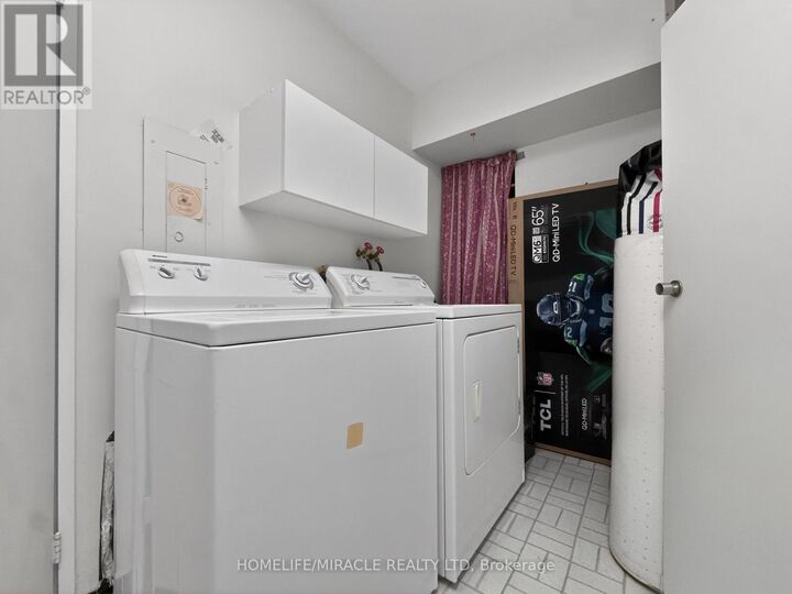 Property Photo: 1580 Mississauga Valley Boulevard 412 ON L5A 3T8