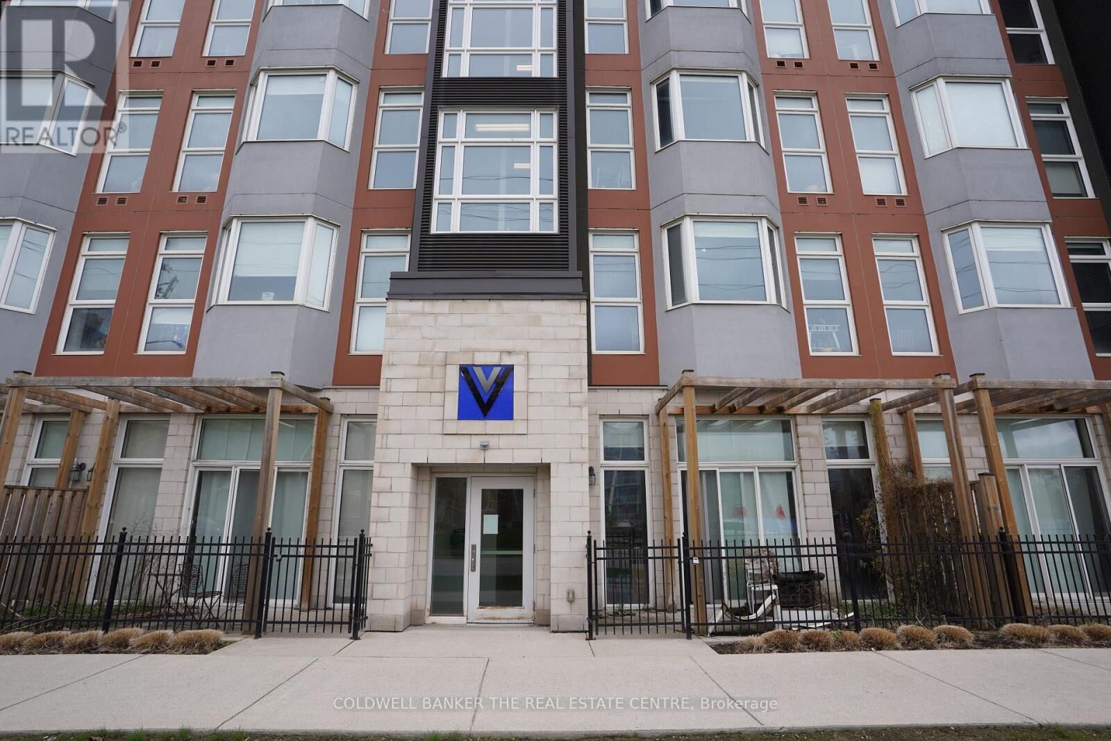 Property Photo:  253 Albert Street 113  ON N2L 3T7 