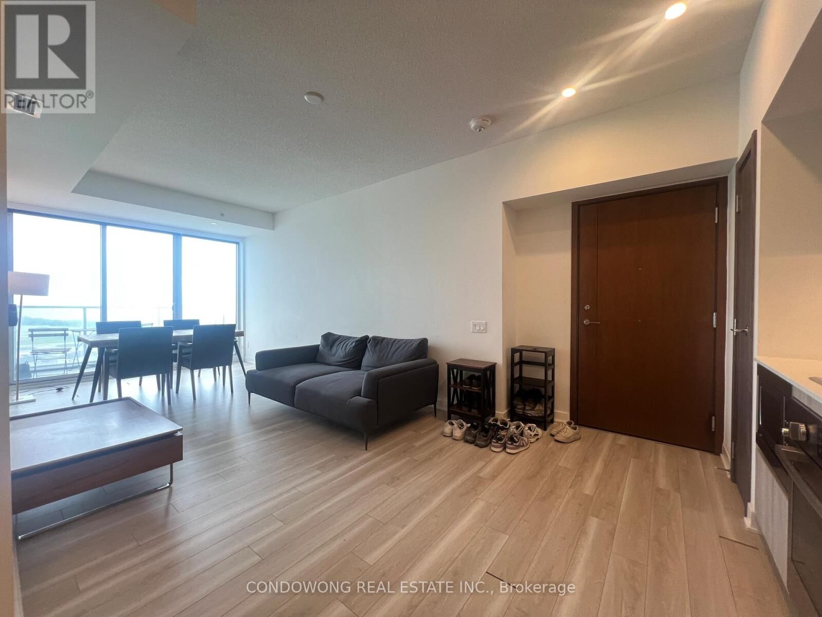 Property Photo:  17 Bathurst Street 3315  ON M5V 0N1 