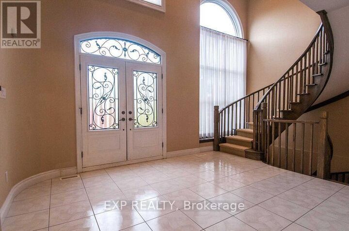 Property Photo: 220 Viewmount Avenue ON M6B 1T8