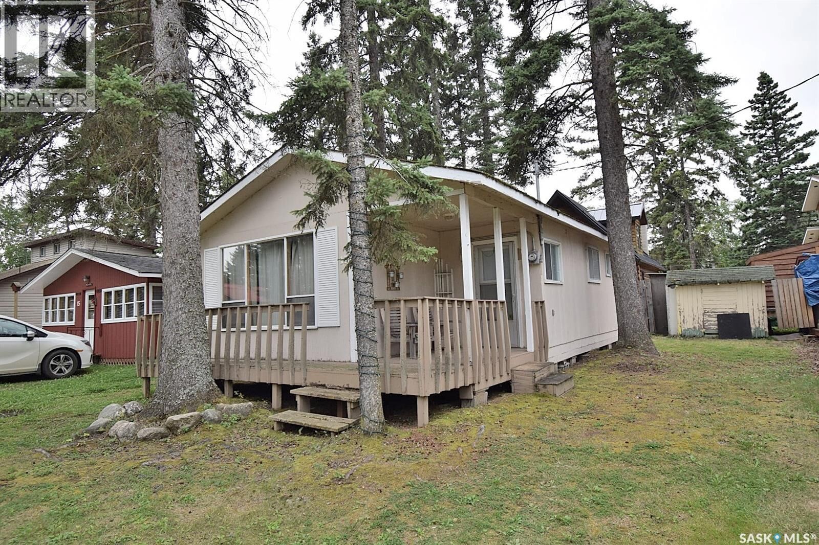 Property Photo:  13 6th Street  SK S0J 0N0 