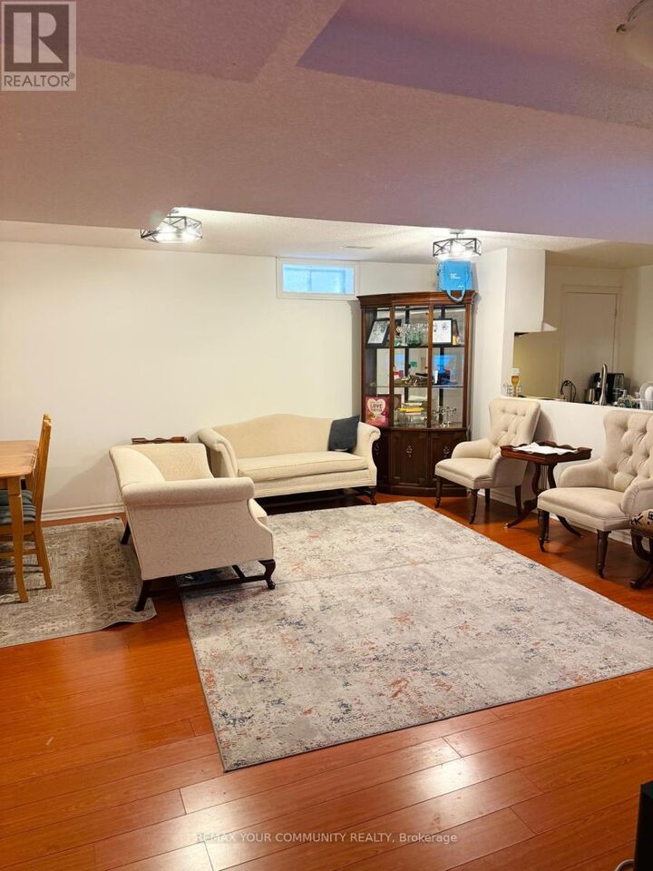 Property Photo: 8 Jaguar Gate East ON L4S 1T7