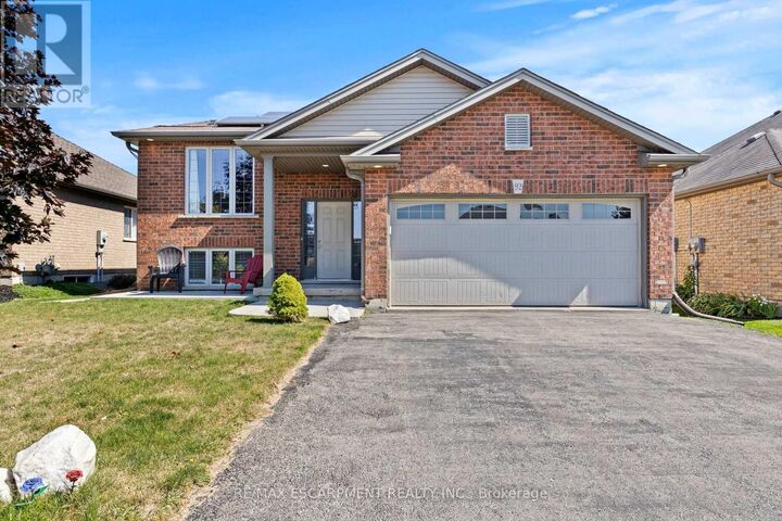 Property Photo:  92 White Water Drive  ON N0A 1N9 