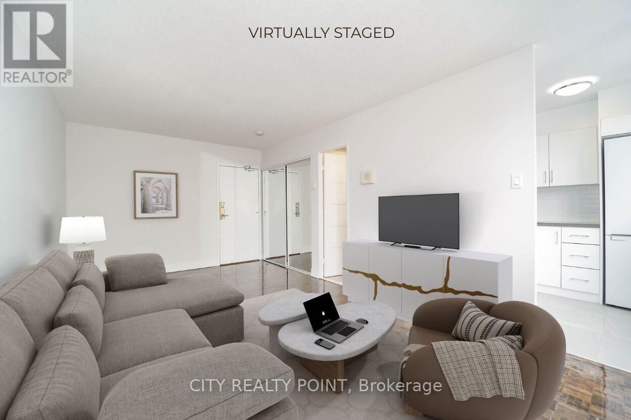 Property Photo:  33 Isabella Street 2405  ON M4Y 2P7 