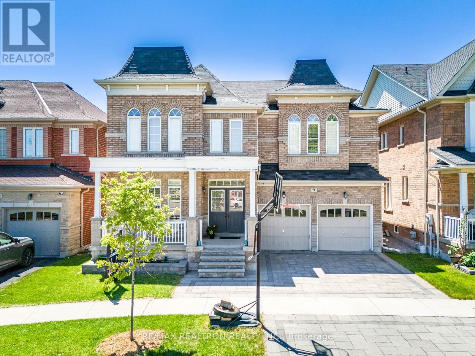 Property Photo: 21 Rennie Avenue ON L6B 0M9