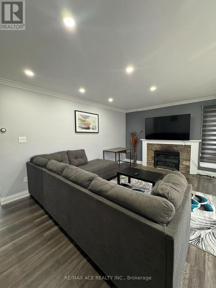 Property Photo:  5 Windy Ridge Drive  ON M1M 1H6 